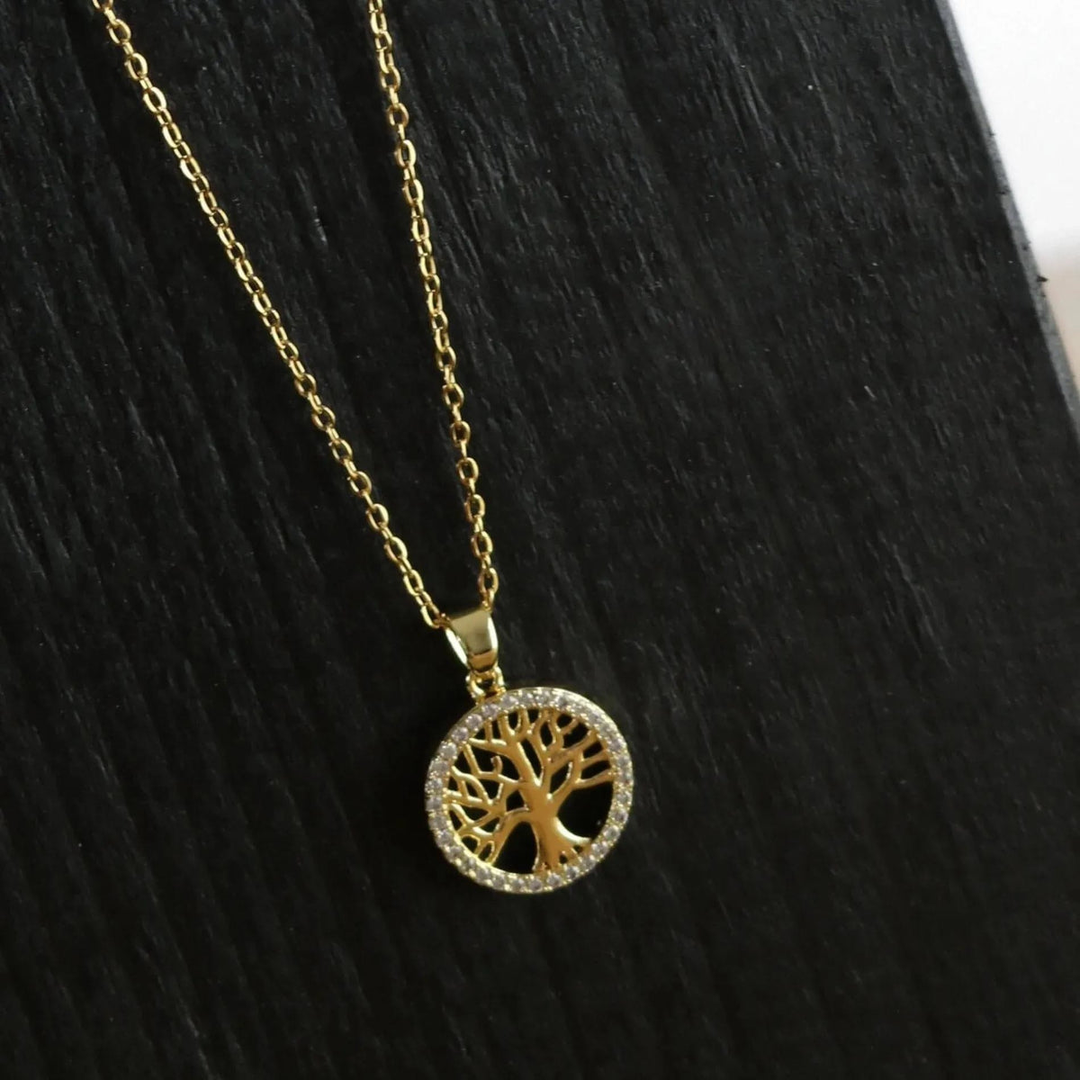 Love Tree of Life. Vandfast halskæde smykker. 18K guldbelagt. Unisex. Dansk Copenhagen