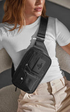 DarlaMBG bæltetaske til ham og hende. Unisex. Monochrome sort. Markberg