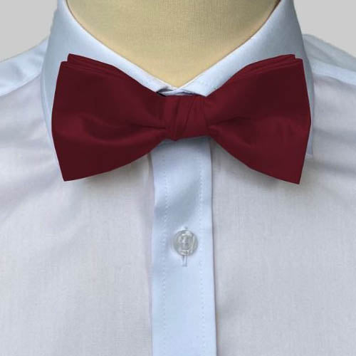 Moderne butterfly med matchende pynteklud. Red wine. Connexion Tie