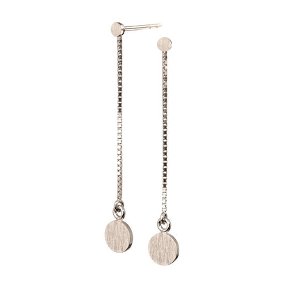 Spot-Ohrringe mit Kettenanhänger. Silber. Scherning Kopenhagen